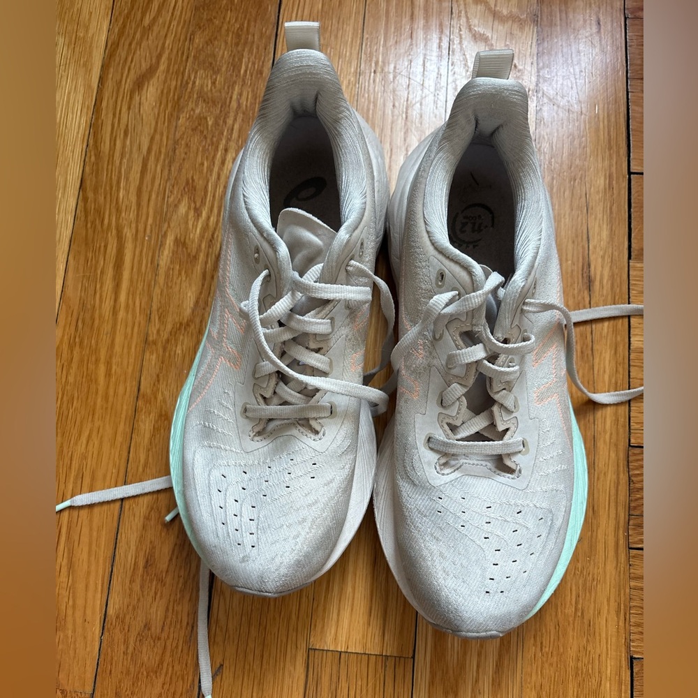 Asics Women's NovaBlast Running Shoes